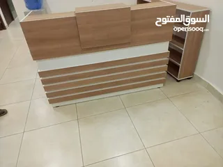  19 كاونتر استقبال 160سم عمق 60سم مع ادراج معلقه إمكانية اختيار اللون والقياس والتوصيل مجاني خلال يومين