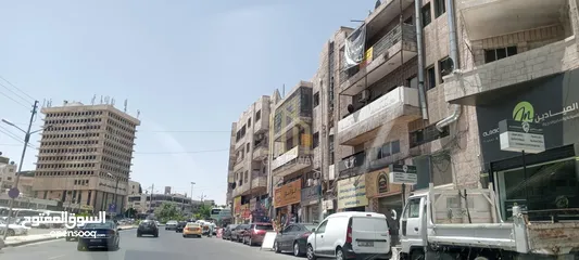  3 مجمع تجاري للبيع مكون من 6معارض تجاريةو اربع مكاتب في أقوى مناطق العبدلي من المالك مباشرة بدخل 10%