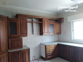  5 شقة فاخرة للبيع في خلدا - العوجانية  - قرب مدارس المعارف طابق ثاني 200م تشطيب سوبر ديلوكس