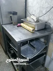  4 عدة مطعم متنوعة بحالة ممتازة للبيع المستعجل