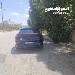  2 كيا EV6 Gt line 2022  AWD مواصفات  امريكي لون اسود