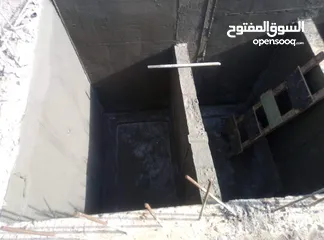  26 فني عازل مائي وحراري