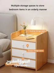  8 كومدينا خشب أنيقة وعملية، 3 جرارات ودرج علوي فيه قفل عشان تحفظ أغراضك الخاصة بأمان! تصميم مرتب وناعم