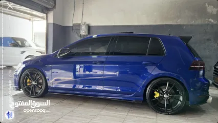  2 Volkswagen Golf R