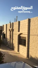  6 منزل مستقل للبيع على شارعين
