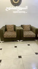  4 طقم كنب 7 مقاعد و طاولة تلفزيون و دورسوار بمراية