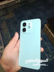  2 انفنكس سمارت 9 مكسورة شاشتو الجهاز على  الفحص بس بدو شاشة سعرها 15 الاصلية