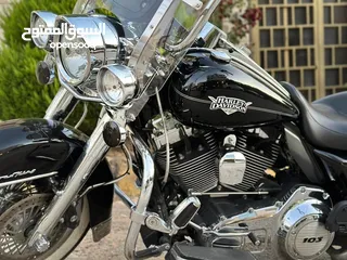  5 Harley Davidson road king classic
