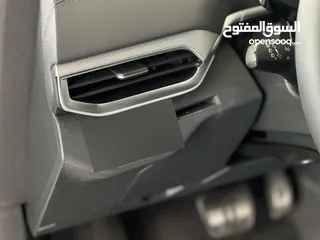  22 VW ID4 CROZZ PRO 2024 PIANO BLACK أبيضّ لؤلؤي