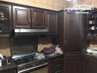  10 شقة للبيع في أم زويتيه