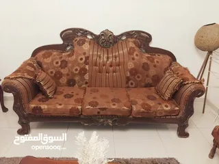  4 طقم كنب فاخر للبيع بسعر رمزي