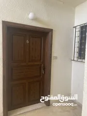  11 شقة واسعة للإيجار ذات اطلالة في شارع الجامعة
