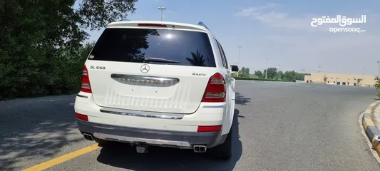  4 The title of luxury in the Mercedes class is the 2009 Mercedes-Benz GL 500 with its full specificati