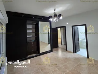  3 شقة في منطقة ام السماق ارضي مع حديقة وترسات
