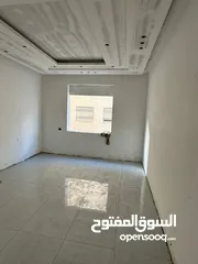  7 شقة طابق رابع مع روف للبيع في اربد مجمع عمان الجديد بمساحة185
