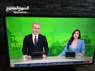  17 شاشه سامسونج فل hd استخدام بسيط جدا للبيع لا يوجد فيها اي نوع من المشاكل للبيع سامسونج