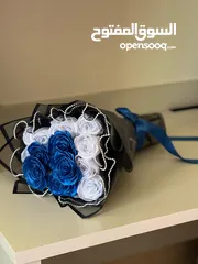  2 ورد صناعي باشكال والوان مختلفه