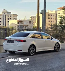  4 هايبريد تويوتا كورولا كهرباء & بنزين