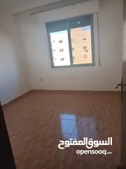  6 شقة فارغة للايجار