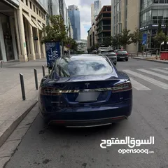  2 Tesla Model S 85