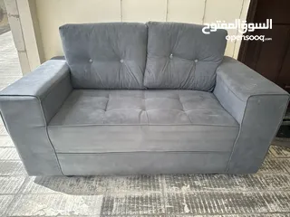  1 طقم كنب حرف L لون سكني مع كنبه مزوجه الطقم مستعمل فتره صغيره