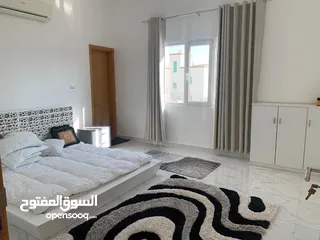  13 فيلا + شقة علويه للبيع بمواصفات راقيه في منطقة المعبيلة السابعة