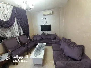  8 طقم للبيع 7 مقاعد