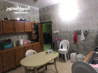  3 بيت للبيع ابو الجوزي مجاور حسينيه البقيع   المساحة((  250م ))  طابو صرف