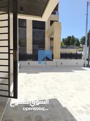  1 شقة أرضية فاخرة للبيع في خلدا  - خلف بردايس 182م مع ترس 50م تشطيب سوبر ديلوكس لم تسكن