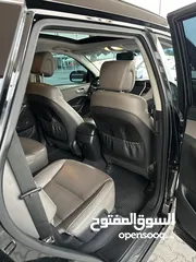  12 Hyundai Grand Santa Fe 2015