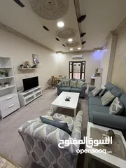  2 شقة مفروشة للإيجار تقع ضمن فيلا فاخرة / طابق ثاني ،ومدخل مستقل ،الشقة للإيجار للطالبات أو عرسان .