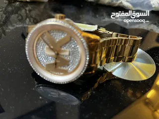  2 ساعه MK للبيع بسعر120