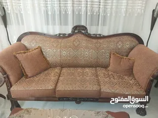  4 طقم كنب  خشب زان مكون من 7مقاعد  نظيف جدا بسعر مناسب