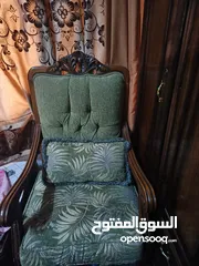  5 طقم كنب 8 مقاعد  للبيع موجود برصيفه قشاك اسود اصلي مافيه كحوت او ضربات بصلاه ع نبي