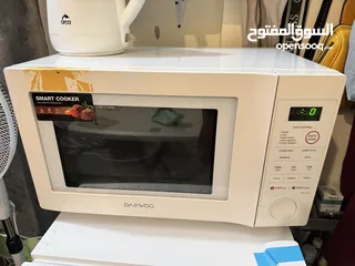  2 Daewoo microwave.