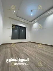  8 شقة فاخرة - لم تسكن - 4نوم 2ماستر - 230م - ارضية - ترس - موقع هادئ ومميز