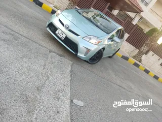  5 تويوتا بريوس موديل 2012 نظيفة جدا للبيع بسعر مغري جدا