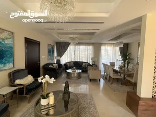  8 فيلا حديثة متلاصقة للبيع في دابوق