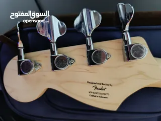  8 Electric Bass guitar Squire Precision Mini جيتار كهربائي باس