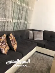  4 طقم كنب كورنر خشب سويد واسفنج مضغوط بحاله جيده جدا للبيع