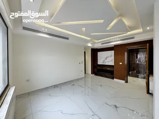  13 شقة مميزة طابق اول بأجمل مناطق خلدا مساحة واسعه 240م بسعر مميز