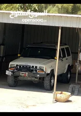  4 جيب شيروكي XJ