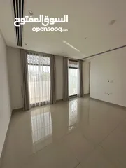  2 للايجار فيلا فخمة في مدينة السلطان قابوس  5 غرف و المرافق - Villa For Rent 5 BHK in MQ with Facility