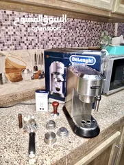  3 مكينة صنع القهوة من شركة   DELONGHI Dedica  EC685  العالمية في صناعة ماكنات  القهوه شركة ايطاليه