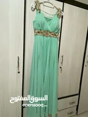  9 فساتين سهره بحالة الجيد جدا لبسه مرة وحدة