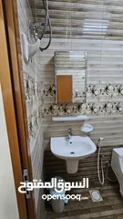  11 غرفة مع حمام خاص للايجار الشهري
