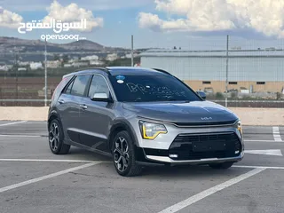  1 كايا نيرو  هايبرد (بنزين+كهرباء ) فل الفل  فتحة سقف  لون مميز اضافات مميزة /2022 جناح اسود