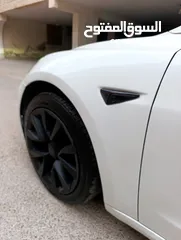  13 TESLA MODEL 3 ONLY 8000KM