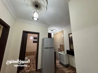  3 استديو مفروش مقابل جامعة العلوم التطبيقيه  ب 500 خلف مطعم الكلحة