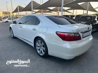  7 لكزس LS600 h